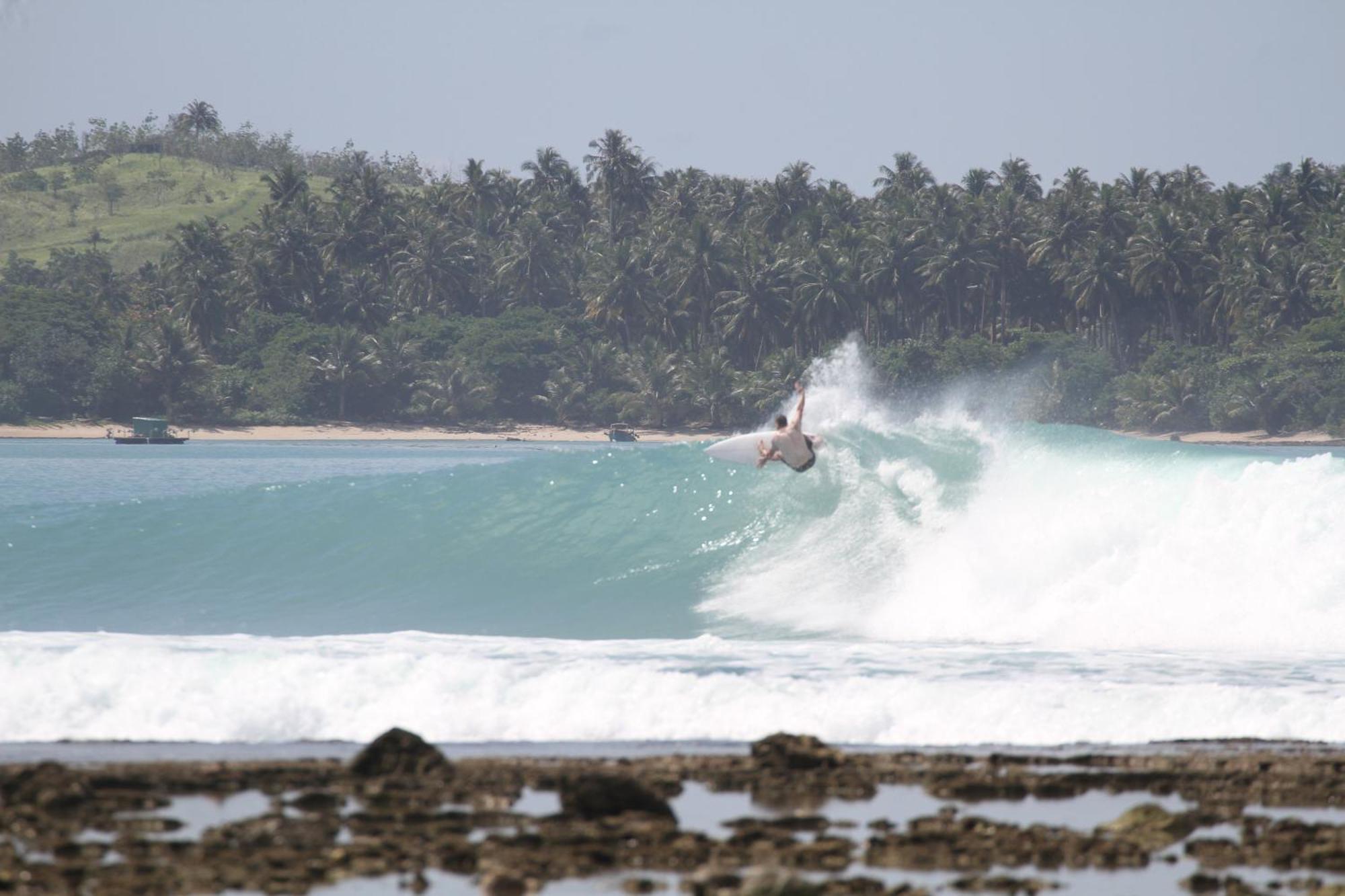 Oseda Nias Surf House Hotel Hilibotodane Buitenkant foto