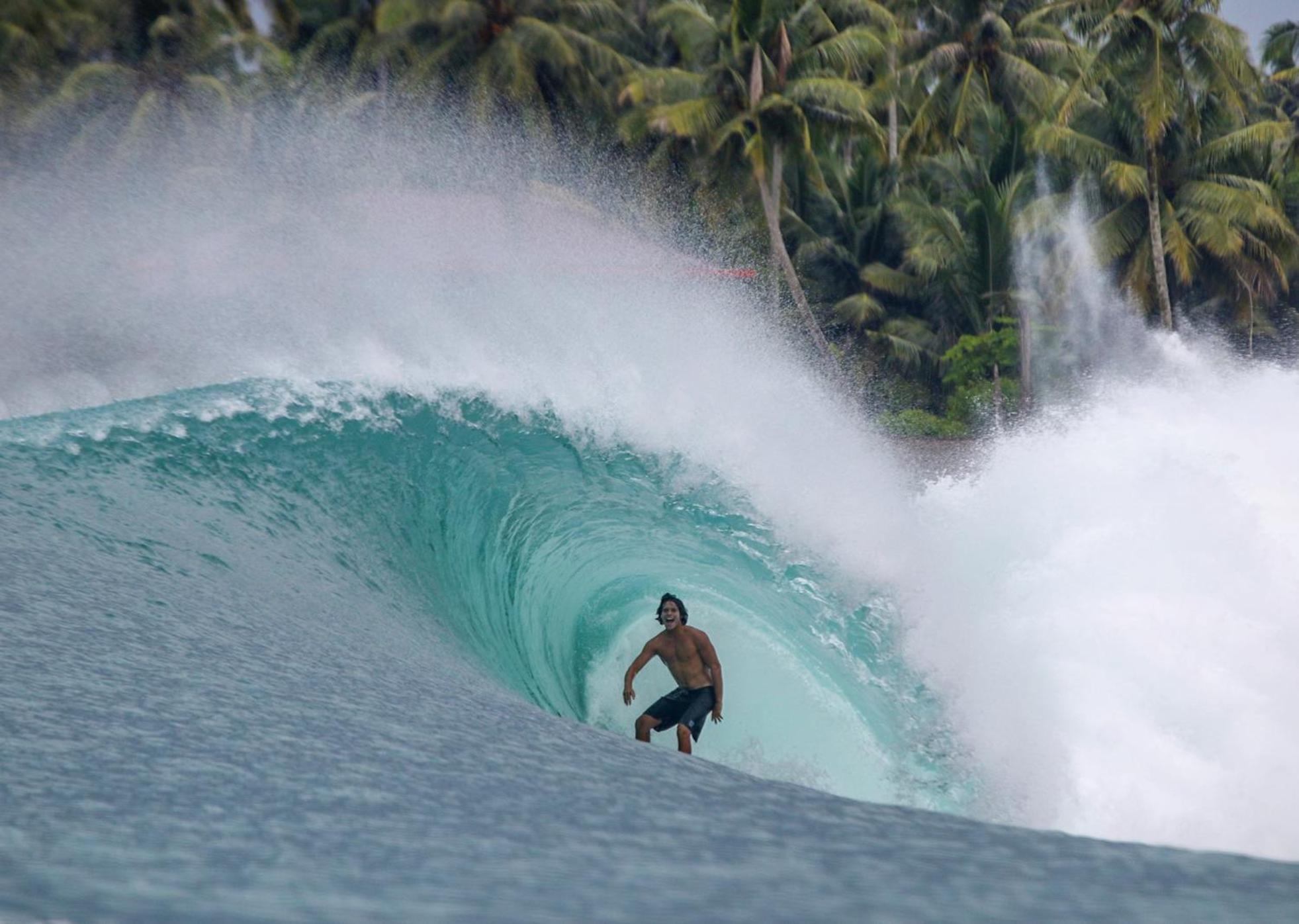 Oseda Nias Surf House Hotel Hilibotodane Buitenkant foto