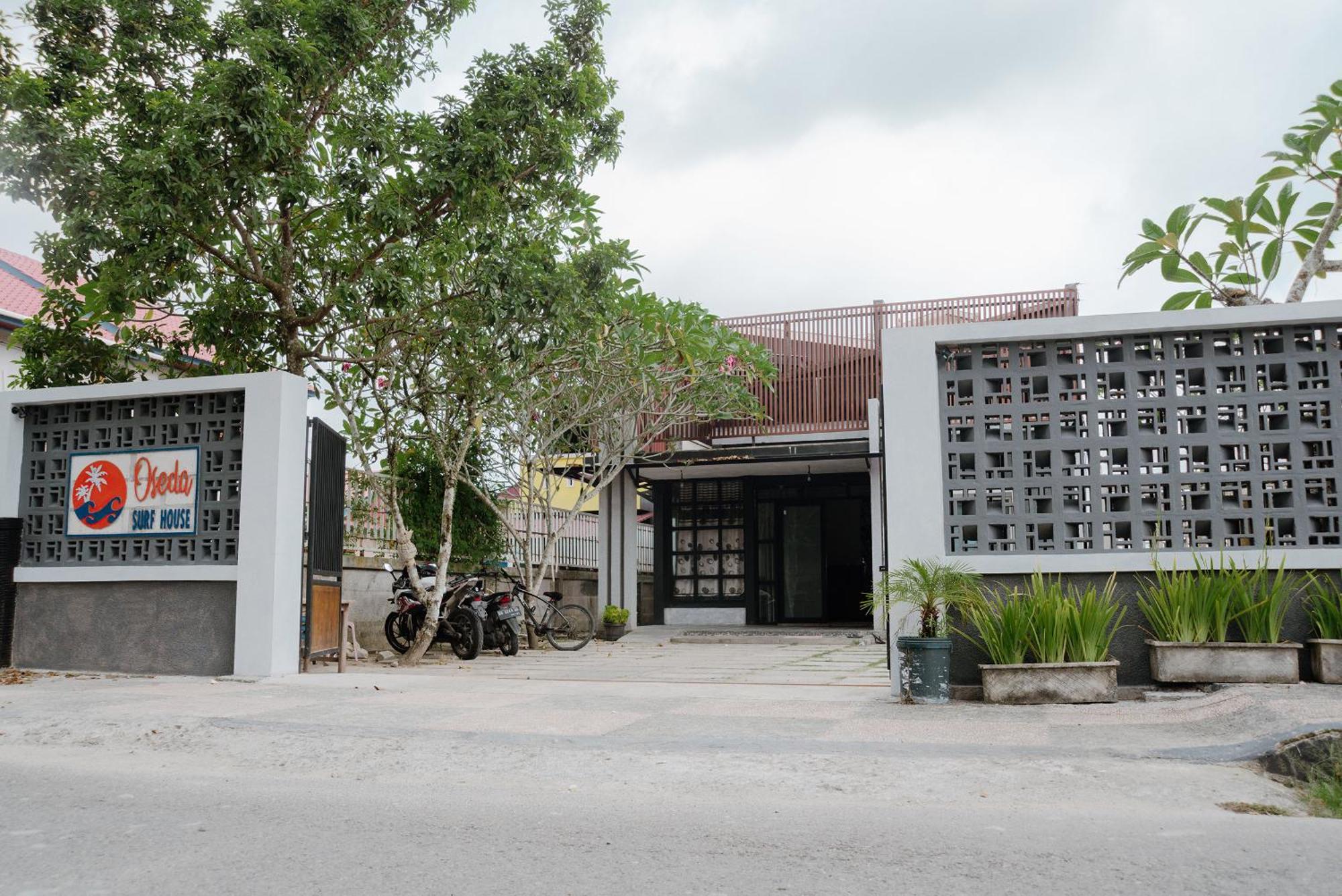 Oseda Nias Surf House Hotel Hilibotodane Buitenkant foto