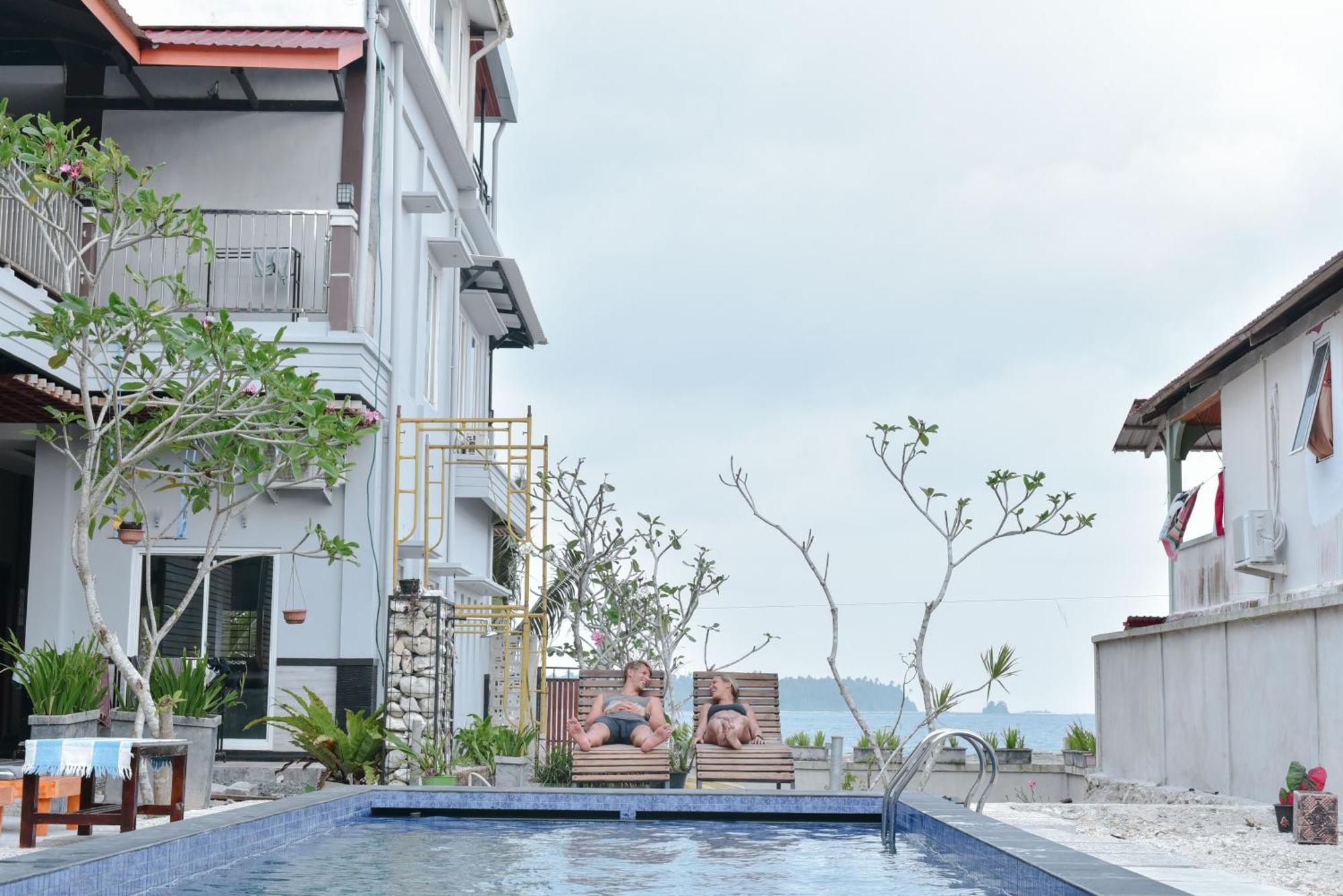 Oseda Nias Surf House Hotel Hilibotodane Buitenkant foto