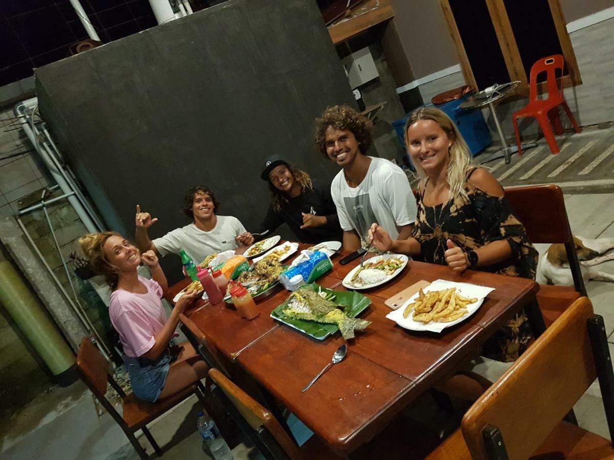 Oseda Nias Surf House Hotel Hilibotodane Buitenkant foto