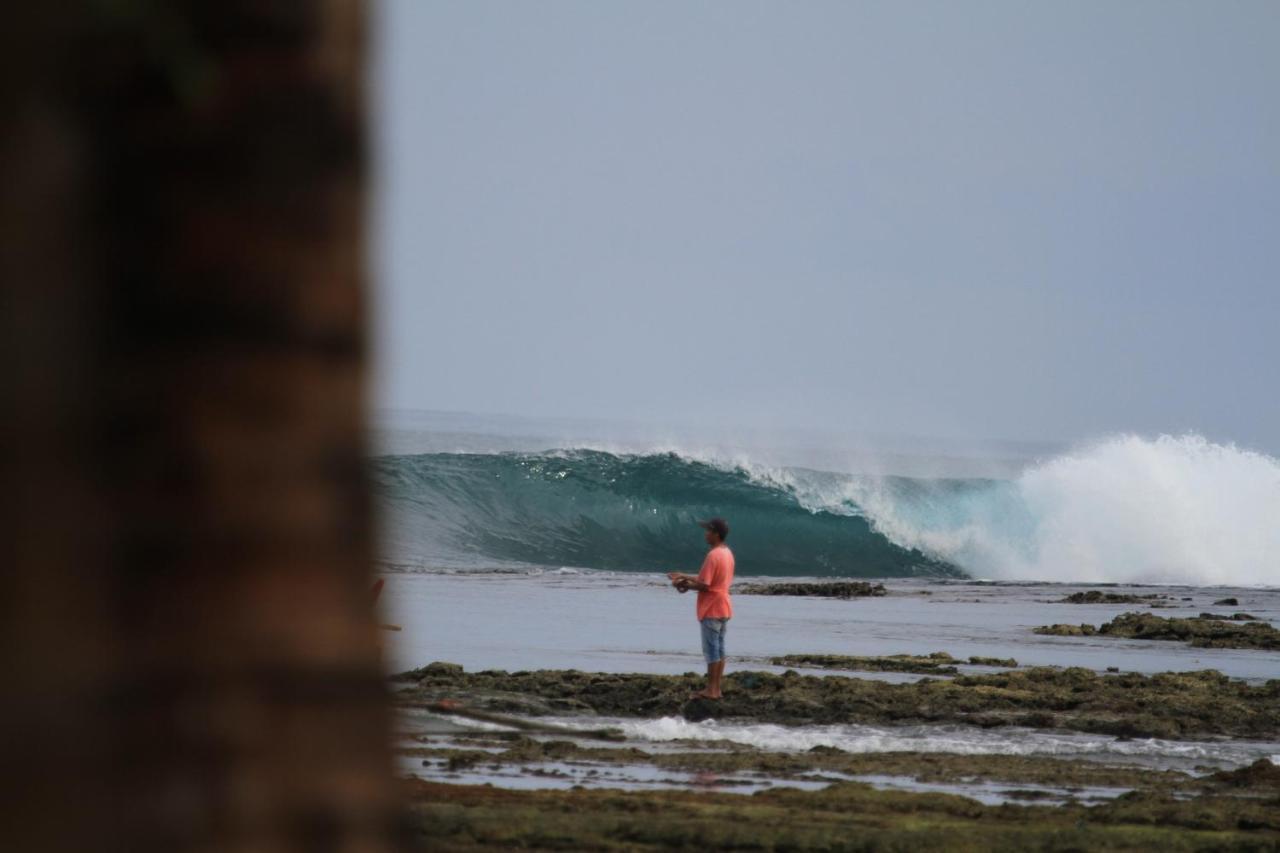 Oseda Nias Surf House Hotel Hilibotodane Buitenkant foto