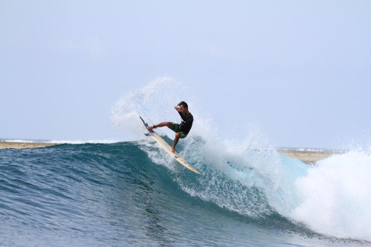 Oseda Nias Surf House Hotel Hilibotodane Buitenkant foto