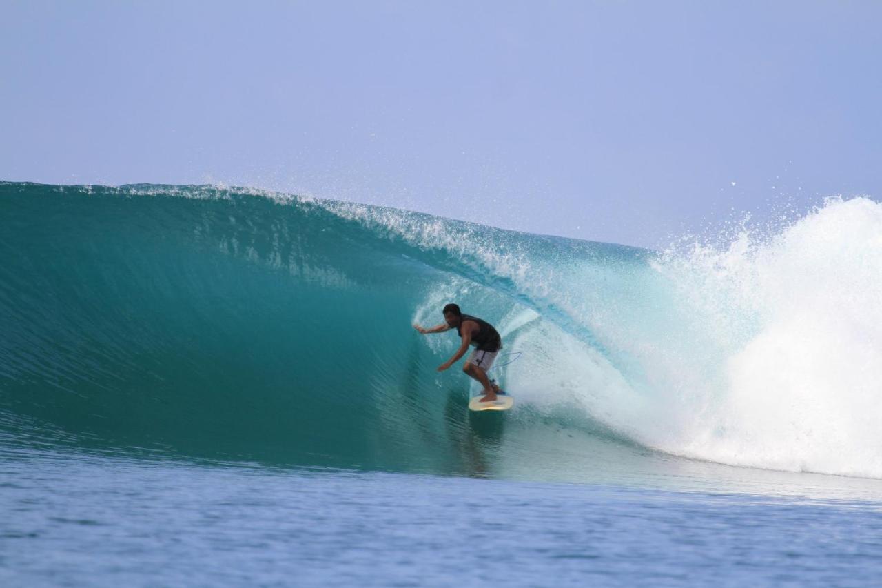 Oseda Nias Surf House Hotel Hilibotodane Buitenkant foto